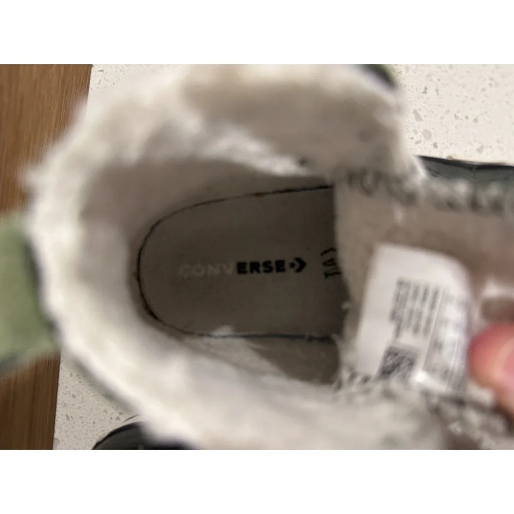 CONVERSE Chuck Taylor Faux Fur Lined Gray Hi Top Sneakers Toddler Size‎ 6